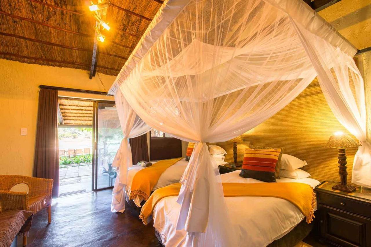 Umkumbe Safari Lodge Riverside スククザ エクステリア 写真