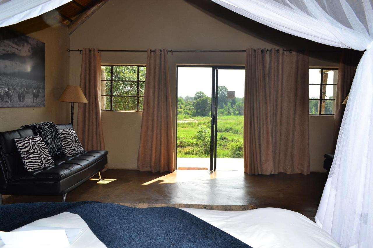 Umkumbe Safari Lodge Riverside スククザ エクステリア 写真