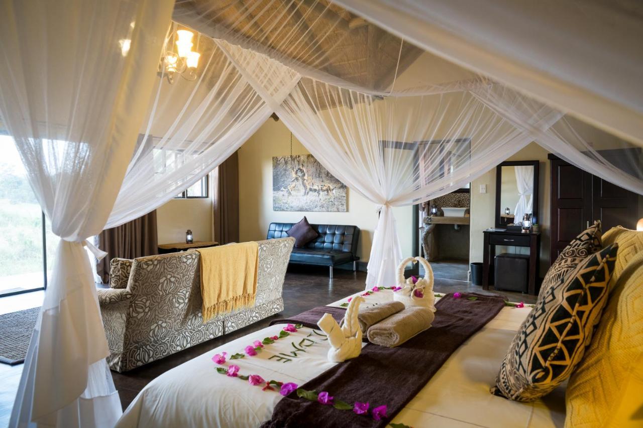 Umkumbe Safari Lodge Riverside スククザ エクステリア 写真