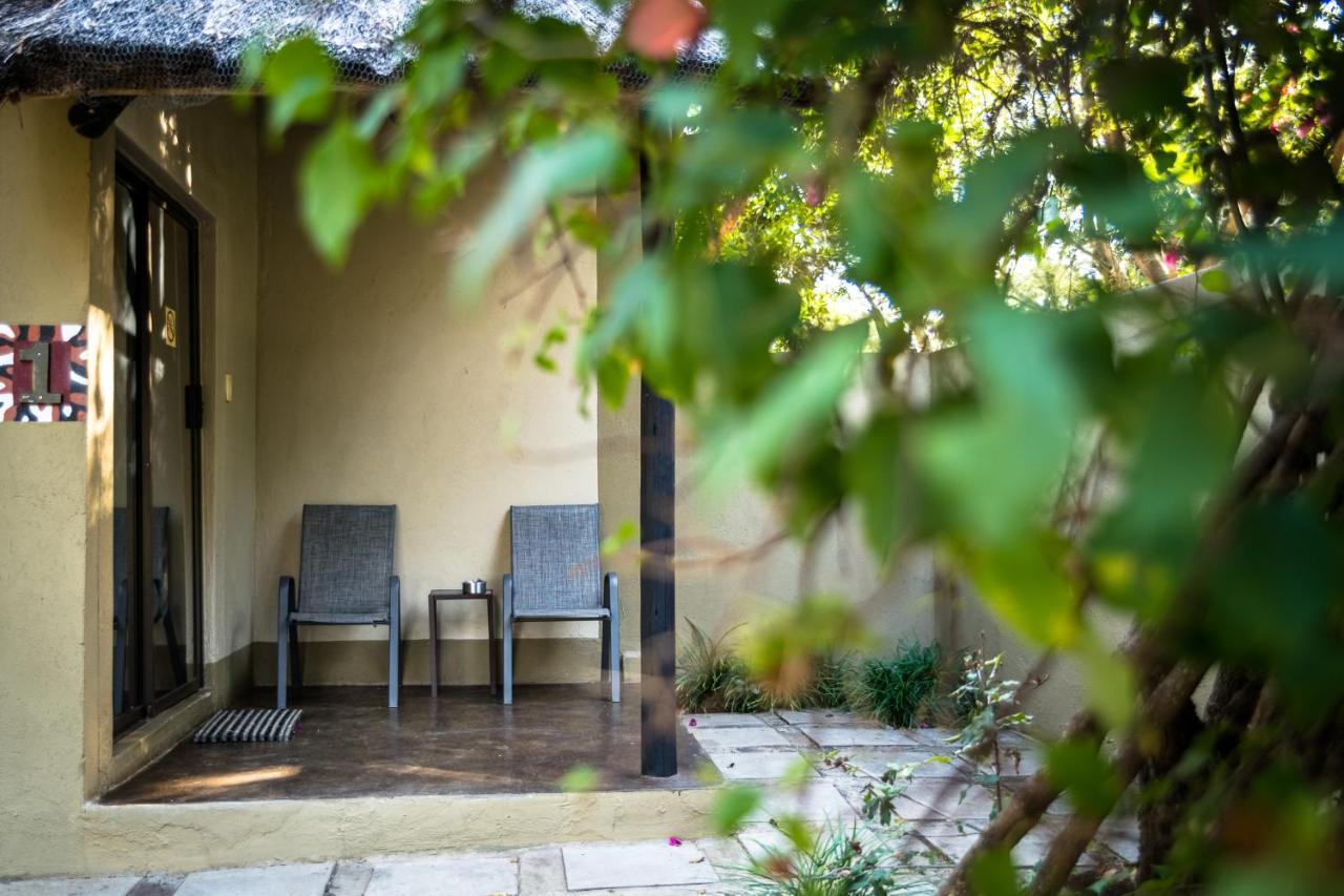 Umkumbe Safari Lodge Riverside スククザ エクステリア 写真
