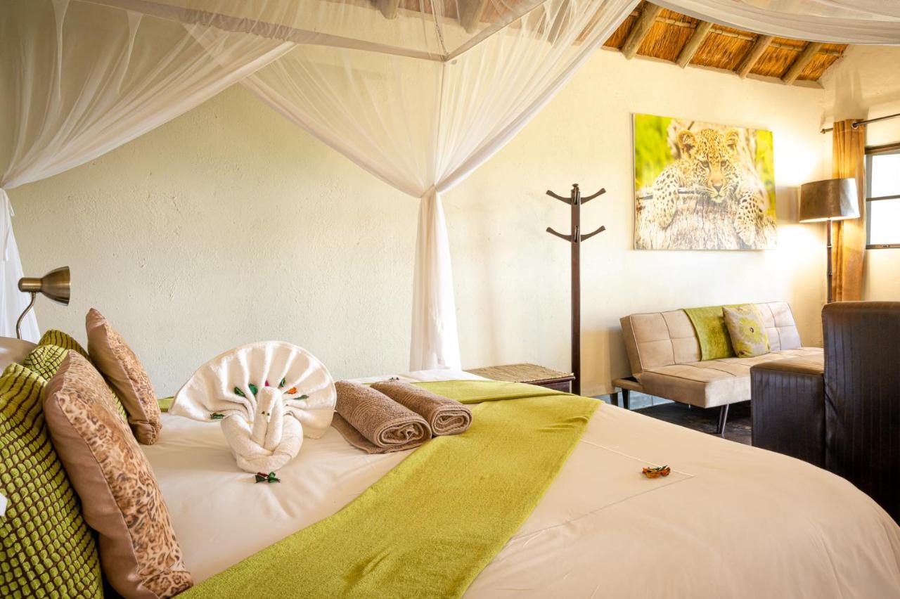 Umkumbe Safari Lodge Riverside スククザ エクステリア 写真