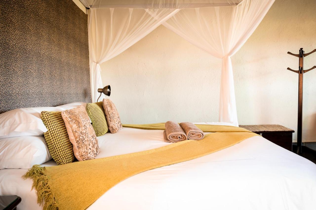 Umkumbe Safari Lodge Riverside スククザ エクステリア 写真