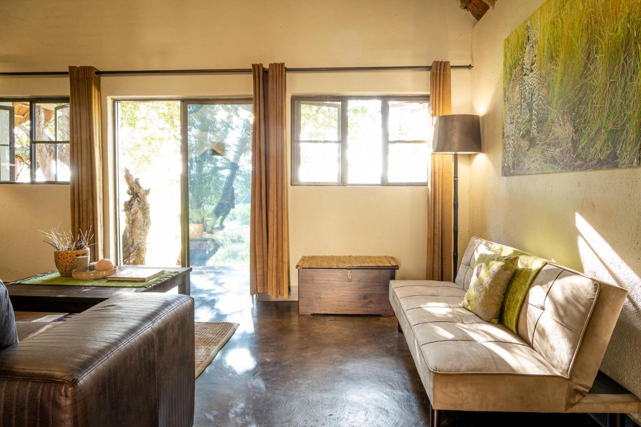 Umkumbe Safari Lodge Riverside スククザ エクステリア 写真